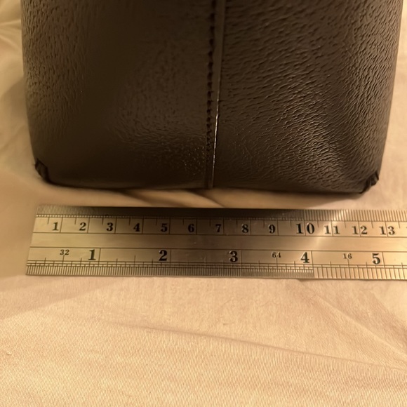 Black Kate Spade Satchel (offers welcome) - Picture 9 of 11